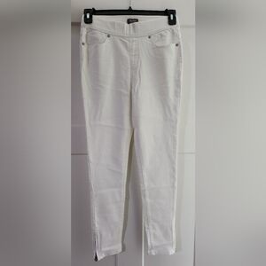 Martha Stewart Regular knit denim ankle jeans w/ zipper. Size 8. Nwot